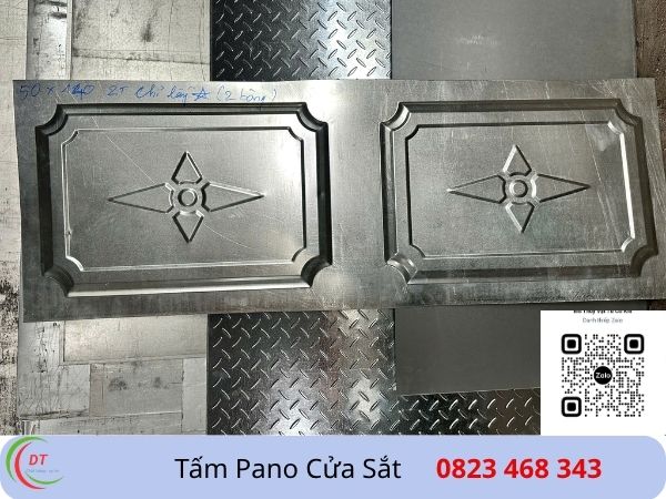 tấm pano cửa sắt